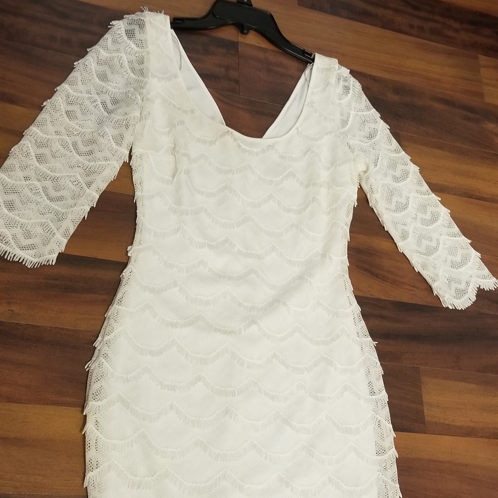 Guess Fringed scalloped party dress size 2 - Picture 4 of 8